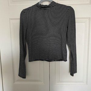 Long sleeve crop top